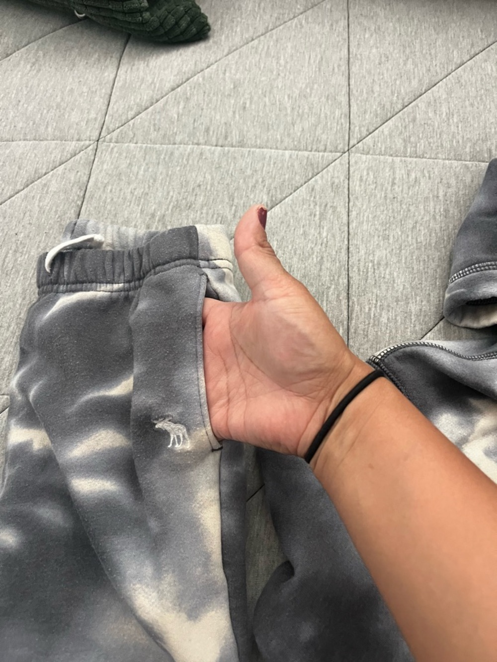 abercrombie kids Gray & White Tie-Dye Hoodie and Joggers Set - Picture 6 of 8